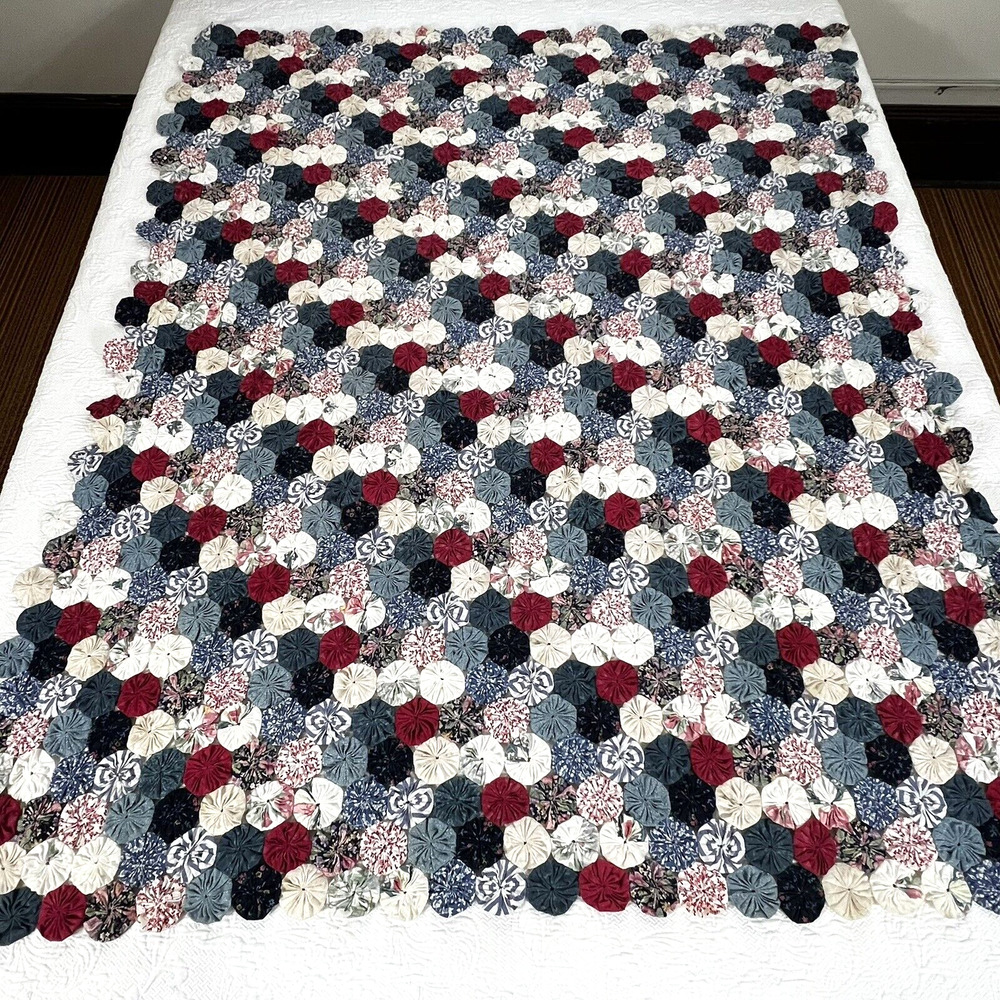 Vintage Handmade Amish Yo Yo Quilt Throw Table Decor Cottagecore 52"x62"